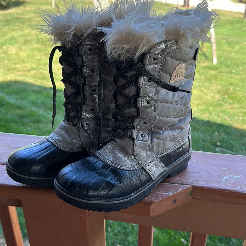 Sorel Big Kids Tofino II Boot Grey/Black Size 7 - LIKE NEW!